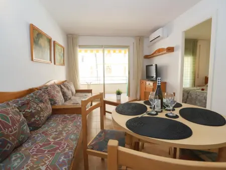Appartement Vilafortuny avec terrasse vue mer et piscine : photo 7