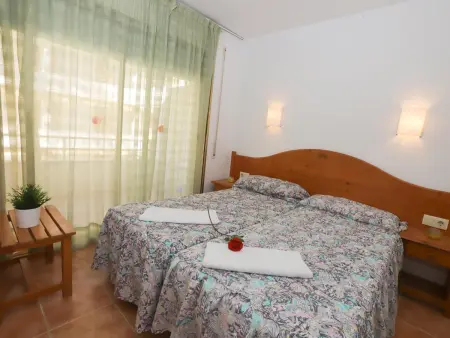 Appartement Vilafortuny avec terrasse vue mer et piscine : photo 13