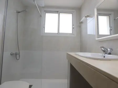 Attique 1 chambre avec terrasse à 150m de la plage : photo 13
