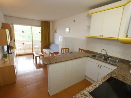 Appartement Marathon à Salou : terrasse, piscine partagée, plage à 600 m : photo 4