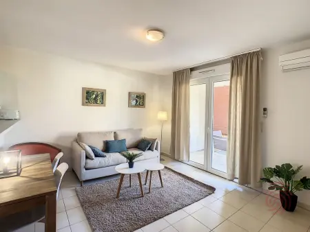 F2 climatisé 41 m² avec terrasse à Lamalou-les-Bains : photo 2
