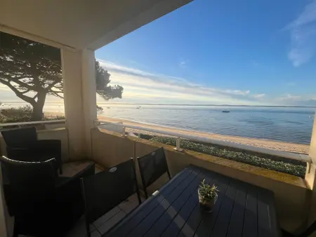 T2 front de mer avec balcon vue, parking, Arcachon : photo 12