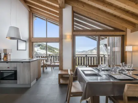 Duplex de charme 4 chambres avec Wifi et parking à Courchevel Moriond : photo 3
