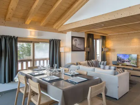 Duplex de charme 4 chambres avec Wifi et parking à Courchevel Moriond : photo 5