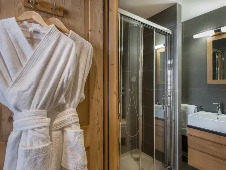 Duplex de charme 4 chambres avec Wifi et parking à Courchevel Moriond : photo 12