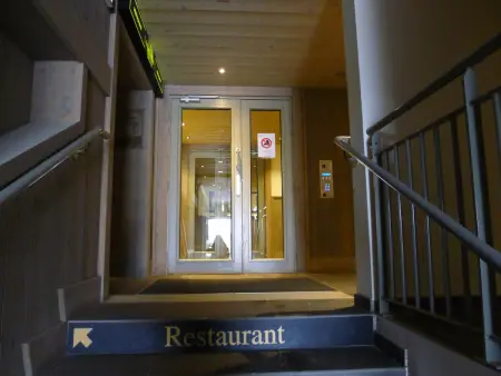 Duplex de charme 4 chambres avec Wifi et parking à Courchevel Moriond : photo 18