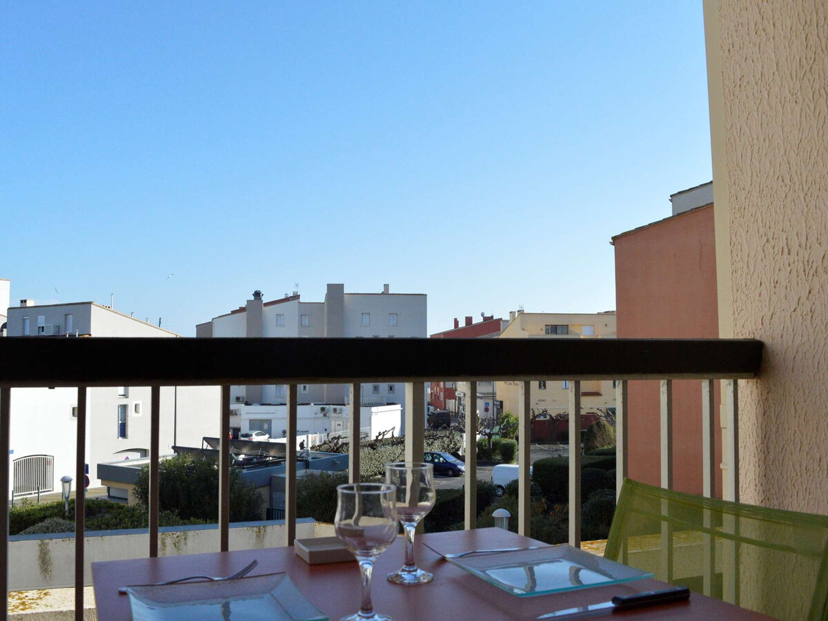 Appartement avec terrasse au Cap d'Agde, près du port - Photo 10