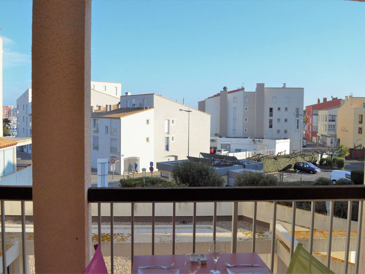 Appartement avec terrasse au Cap d'Agde, près du port - Photo 11