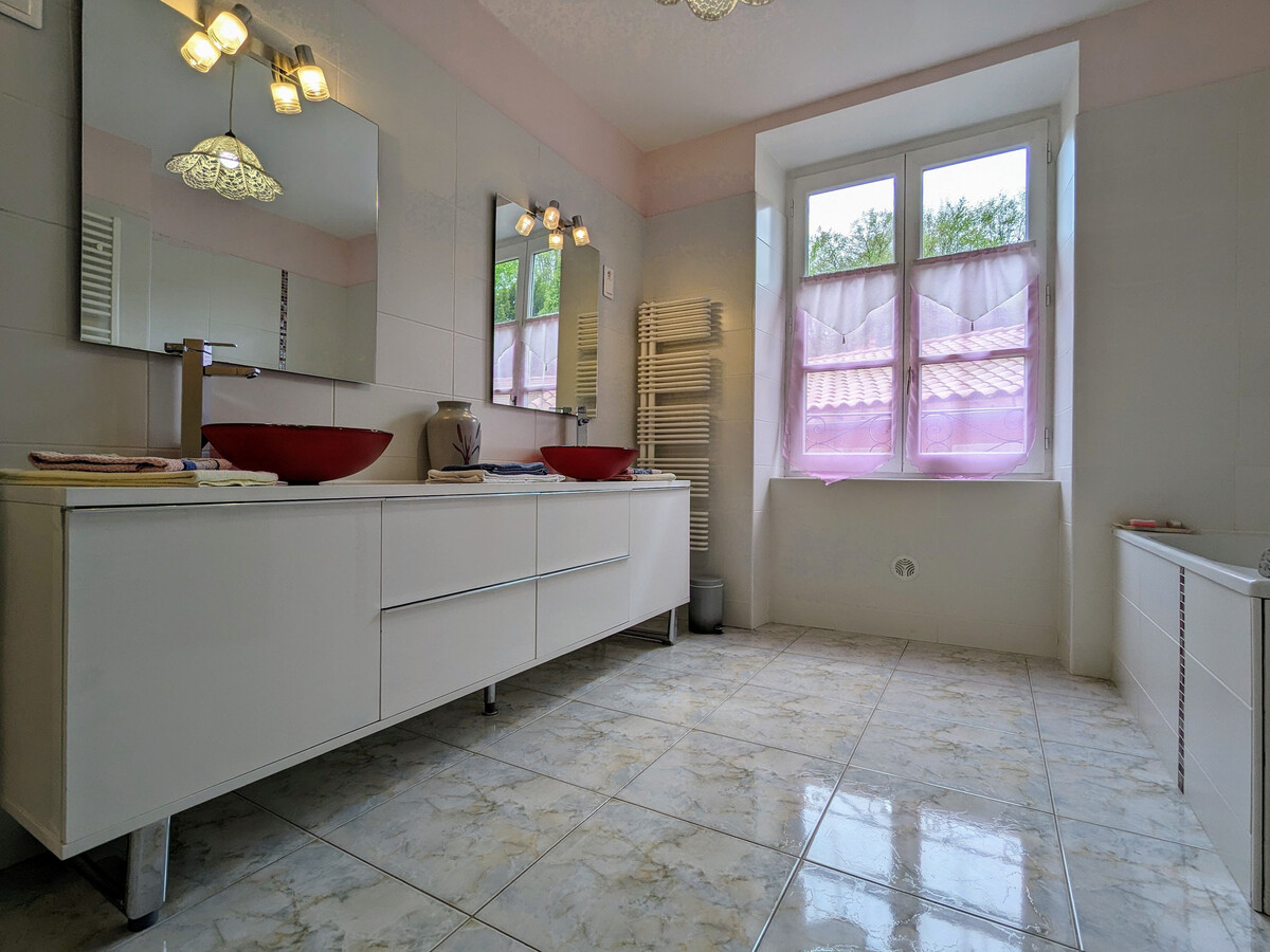 Appartement haussmanien 2 chambres au cœur du Puy-en-Velay - Photo 7