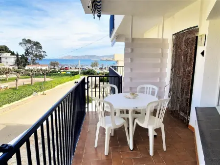 Location appartement à Llançà, Appartement cosy avec terrasse à deux pas de la plage à Llançà
