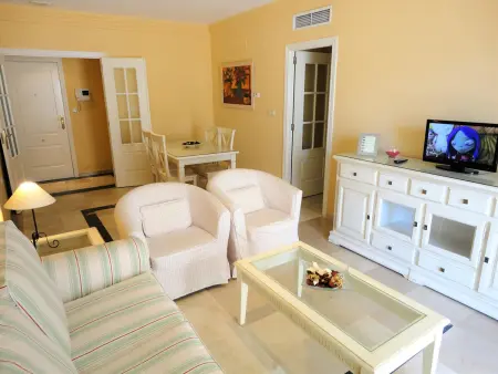 Location appartement à Marbella, Bel appartement en bord de mer avec piscine privée, climatisation et wifi à Marbella