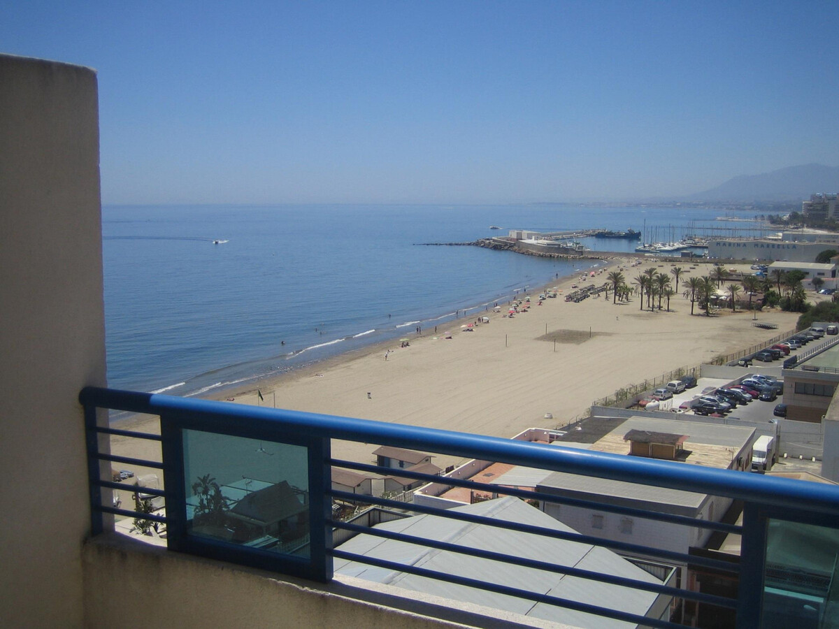 Apt 4 chambres Banana Beach Marbella, terrasse vue mer - Photo 2