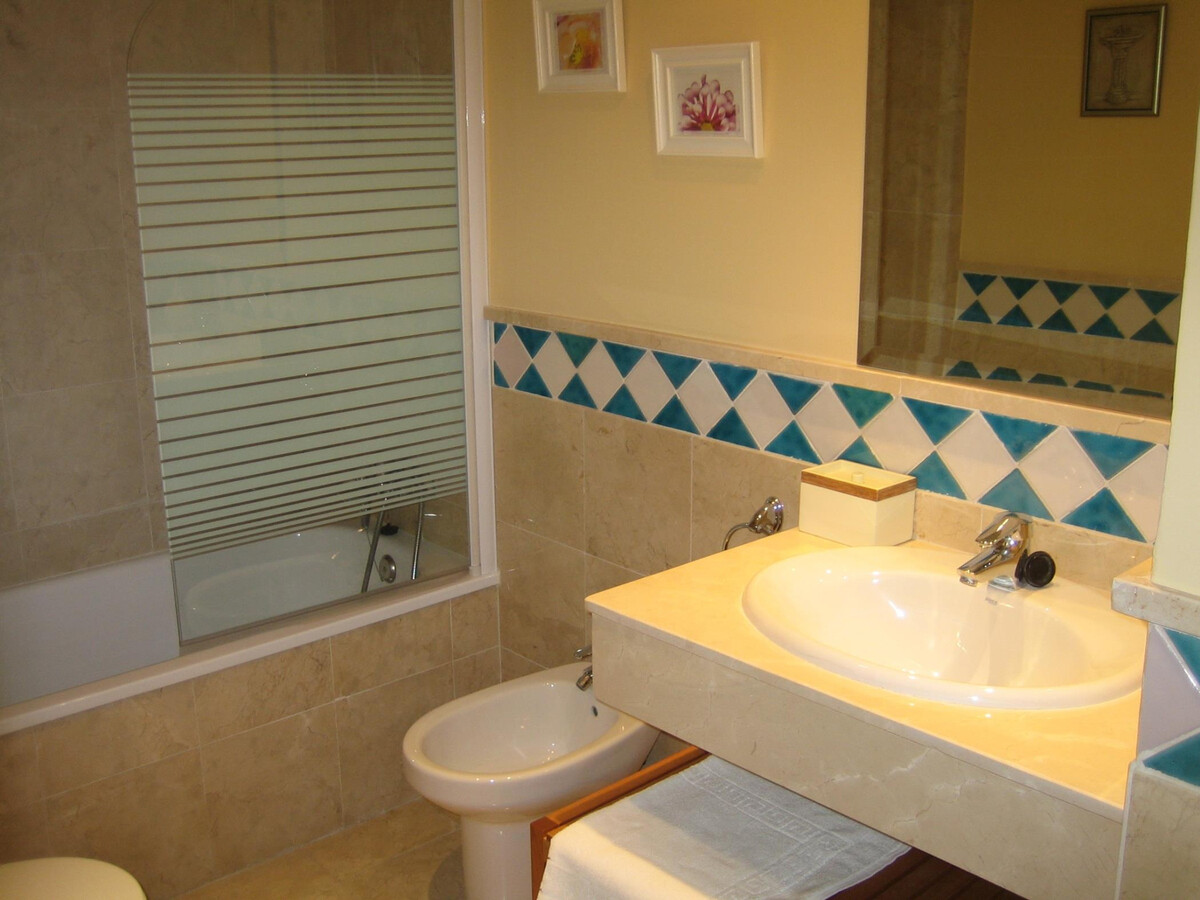 Apt 4 chambres Banana Beach Marbella, terrasse vue mer - Photo 13