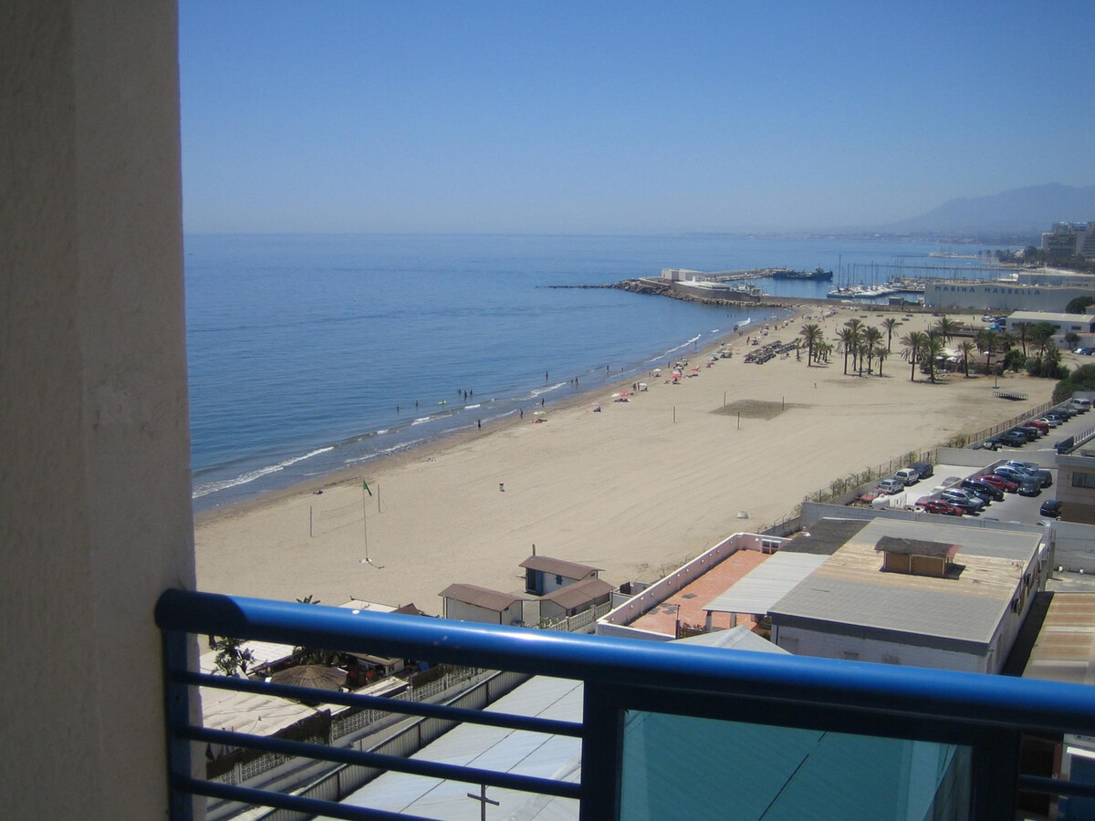 Apt 4 chambres Banana Beach Marbella, terrasse vue mer - Photo 16