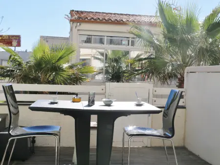 Location appartement à Cap d'Agde naturisme, Studio climatisé avec terrasse et piscine, idéal pour 2 personnes à Agde, parking sécurisé inclus