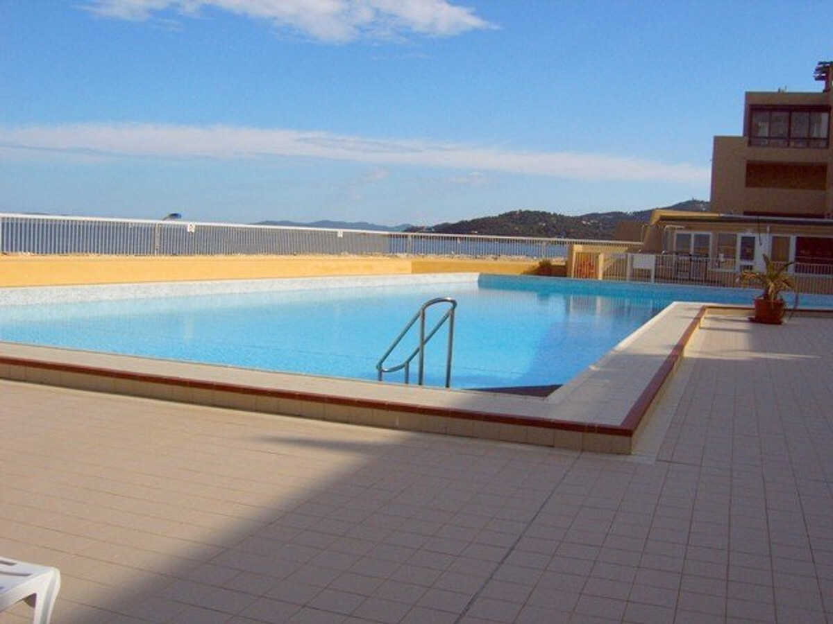 Appartement 3 pièces face au quai, piscine et garage - Photo 9