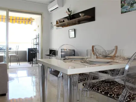 Studio climatisé terrasse vue mer à Villeneuve-Loubet : photo 2