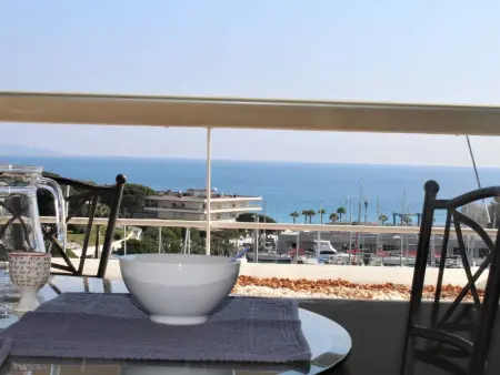 Studio climatisé terrasse vue mer à Villeneuve-Loubet : photo 13