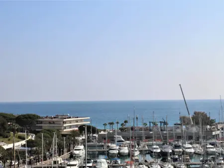 Studio climatisé terrasse vue mer à Villeneuve-Loubet : photo 14