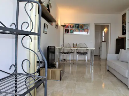 Studio climatisé terrasse vue mer à Villeneuve-Loubet : photo 16