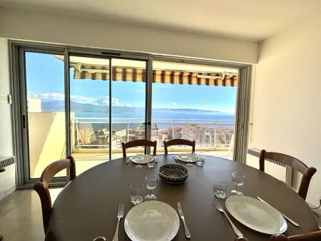 Appartement 2 chambres, parking, terrasse à Ajaccio - Photo 3