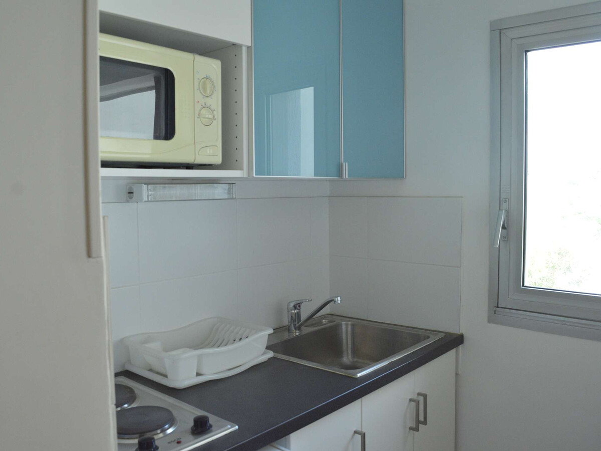 Studio rénové avec loggia, piscine et parking à Cap d'Agde - Photo 7