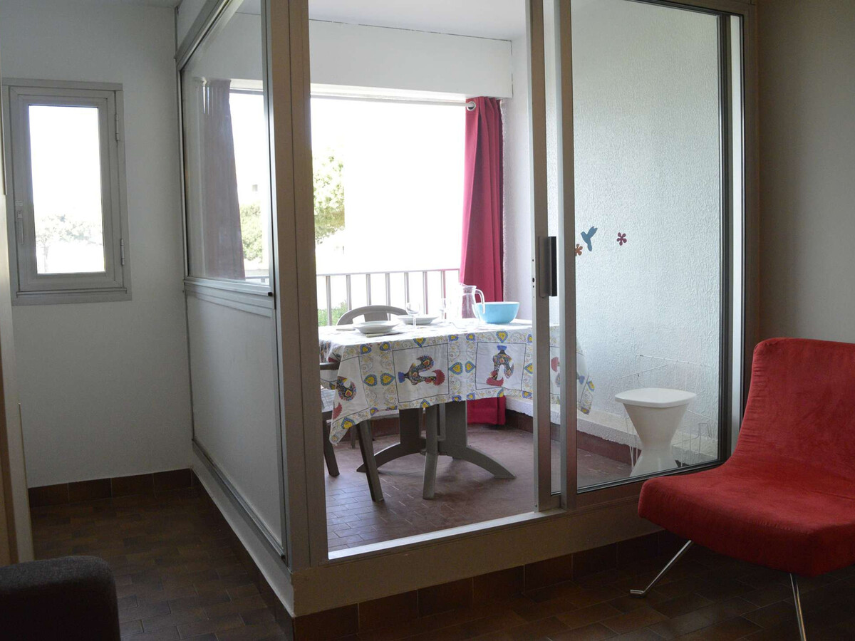 Studio rénové avec loggia, piscine et parking à Cap d'Agde - Photo 10