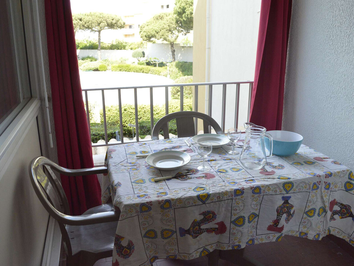 Studio rénové avec loggia, piscine et parking à Cap d'Agde - Photo 11