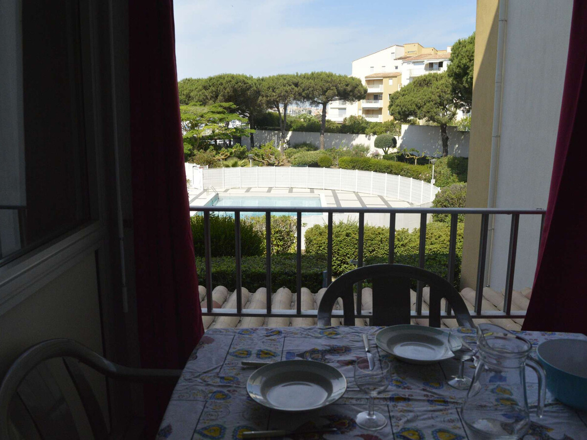 Studio rénové avec loggia, piscine et parking à Cap d'Agde - Photo 13