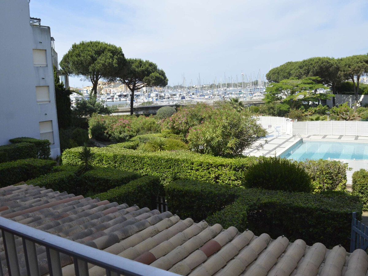 Studio rénové avec loggia, piscine et parking à Cap d'Agde - Photo 14