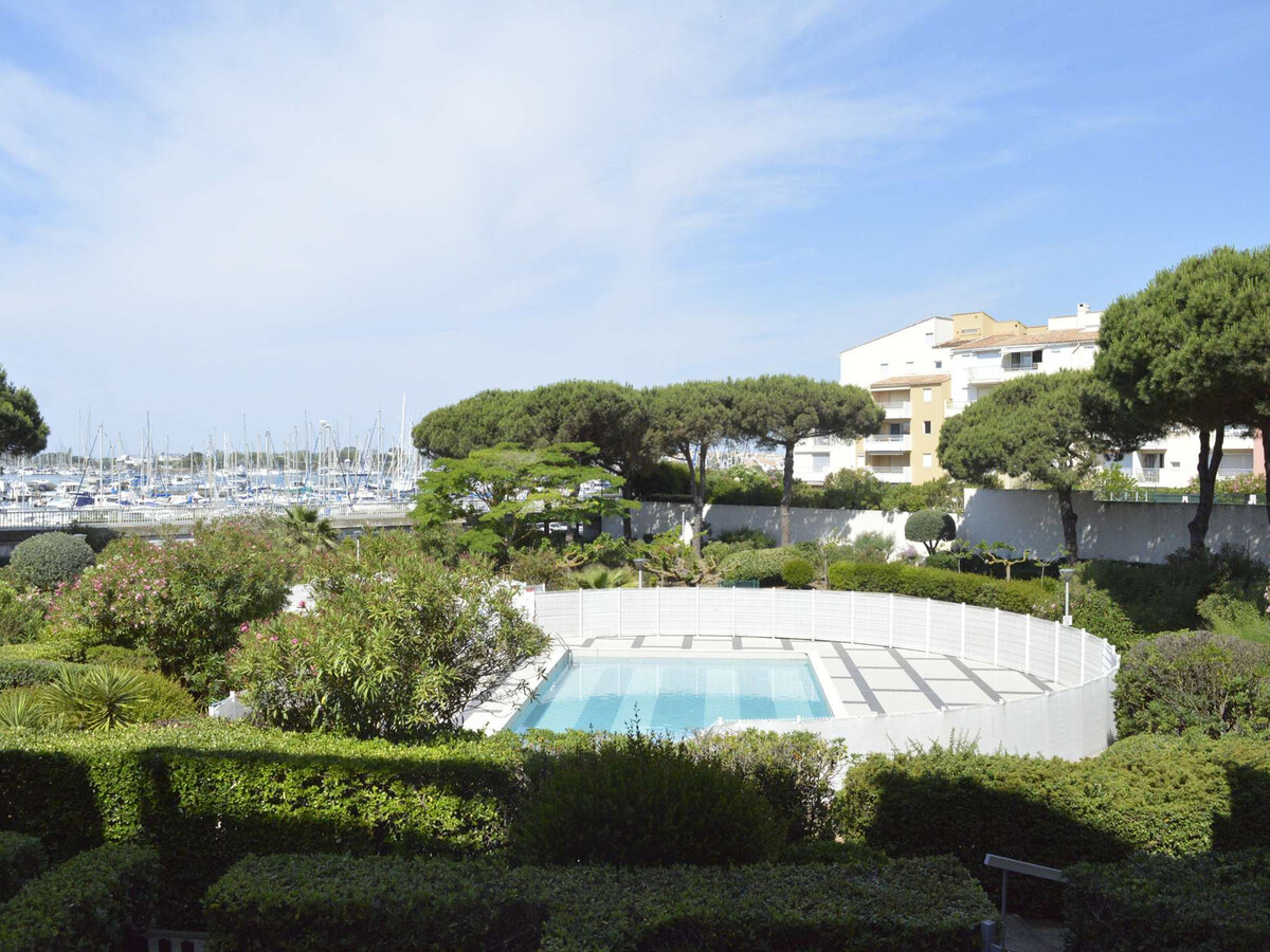 Studio rénové avec loggia, piscine et parking à Cap d'Agde - Photo 15