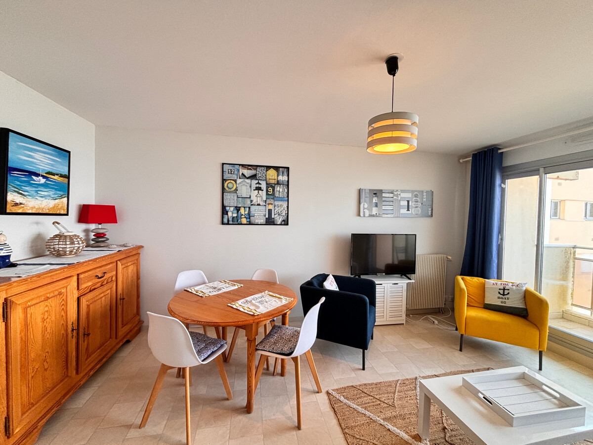 T2 face à la plage avec balcon vue mer – Les Sables-d'Olonne - Photo 3