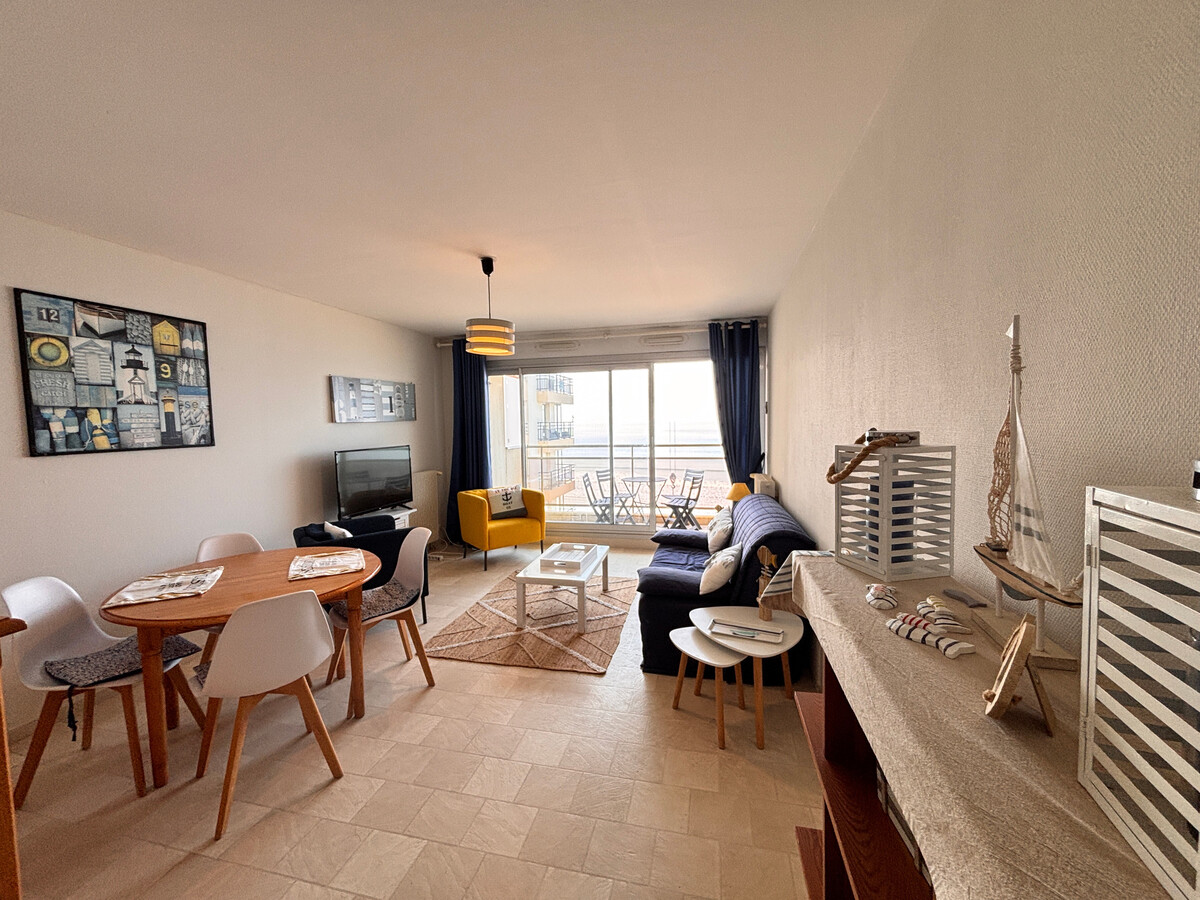 T2 face à la plage avec balcon vue mer – Les Sables-d'Olonne - Photo 6