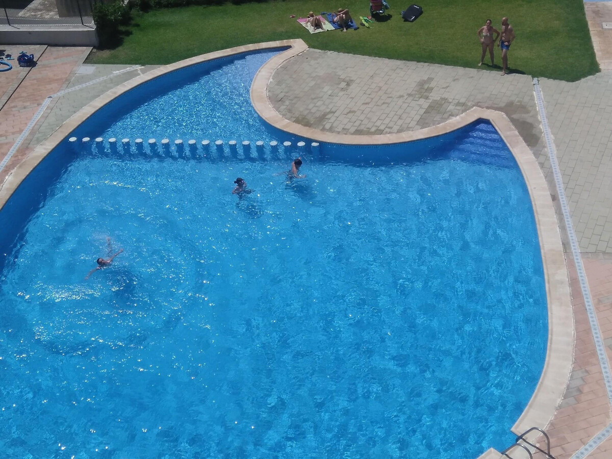 Appartement 2 chambres, piscine à 50m de la plage - Photo 3