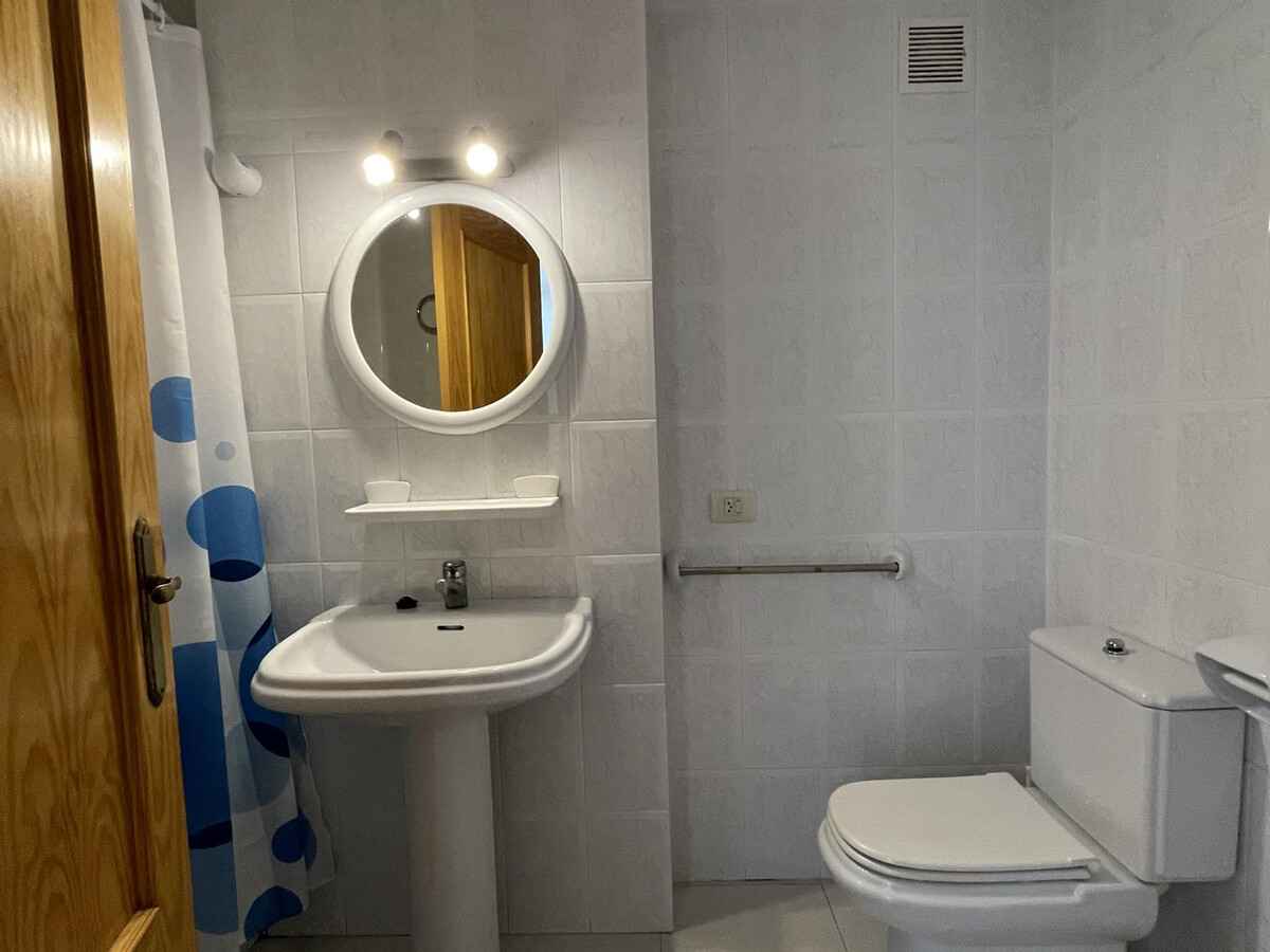 Appartement 2 chambres, piscine à 50m de la plage - Photo 15
