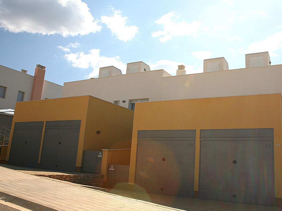 Maison jumelée Creixell, 3 chambres, piscine et garage - Photo 3