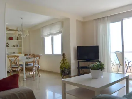 Location appartement à Torre del Mar, Bel appartement à 50m de la plage avec piscine, terrasse et A/C à Torre del Mar