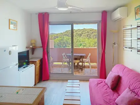 Studio cabine climatisé avec piscine et parking à Bormes-les-Mimosas : photo 3