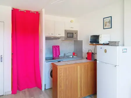 Studio cabine climatisé avec piscine et parking à Bormes-les-Mimosas : photo 5