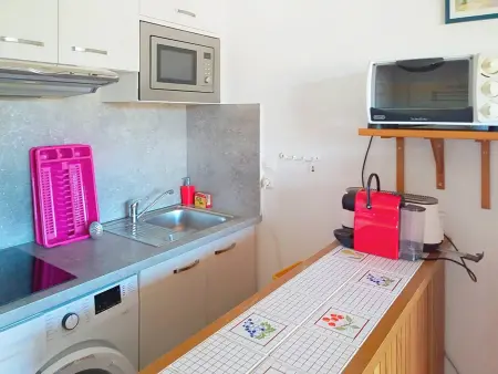 Studio cabine climatisé avec piscine et parking à Bormes-les-Mimosas : photo 6