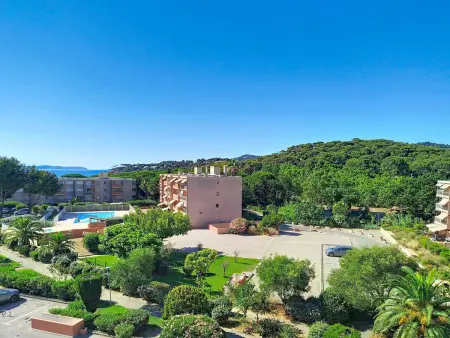 Studio cabine climatisé avec piscine et parking à Bormes-les-Mimosas : photo 9