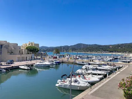 Studio cabine climatisé avec piscine et parking à Bormes-les-Mimosas : photo 13