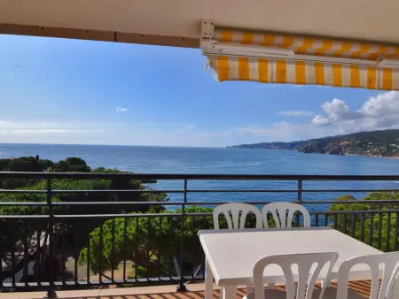 Location appartement à Sant Feliu de Guíxols, Appartement calme avec vue mer, piscine et parking à Sant Feliu de Guíxols