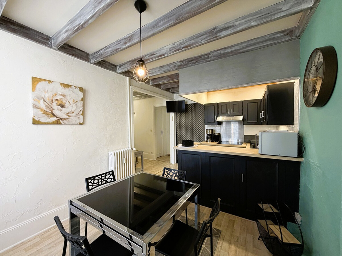 T2 hyper centre Mont-Dore, balcon, canapé convertible - Photo 6