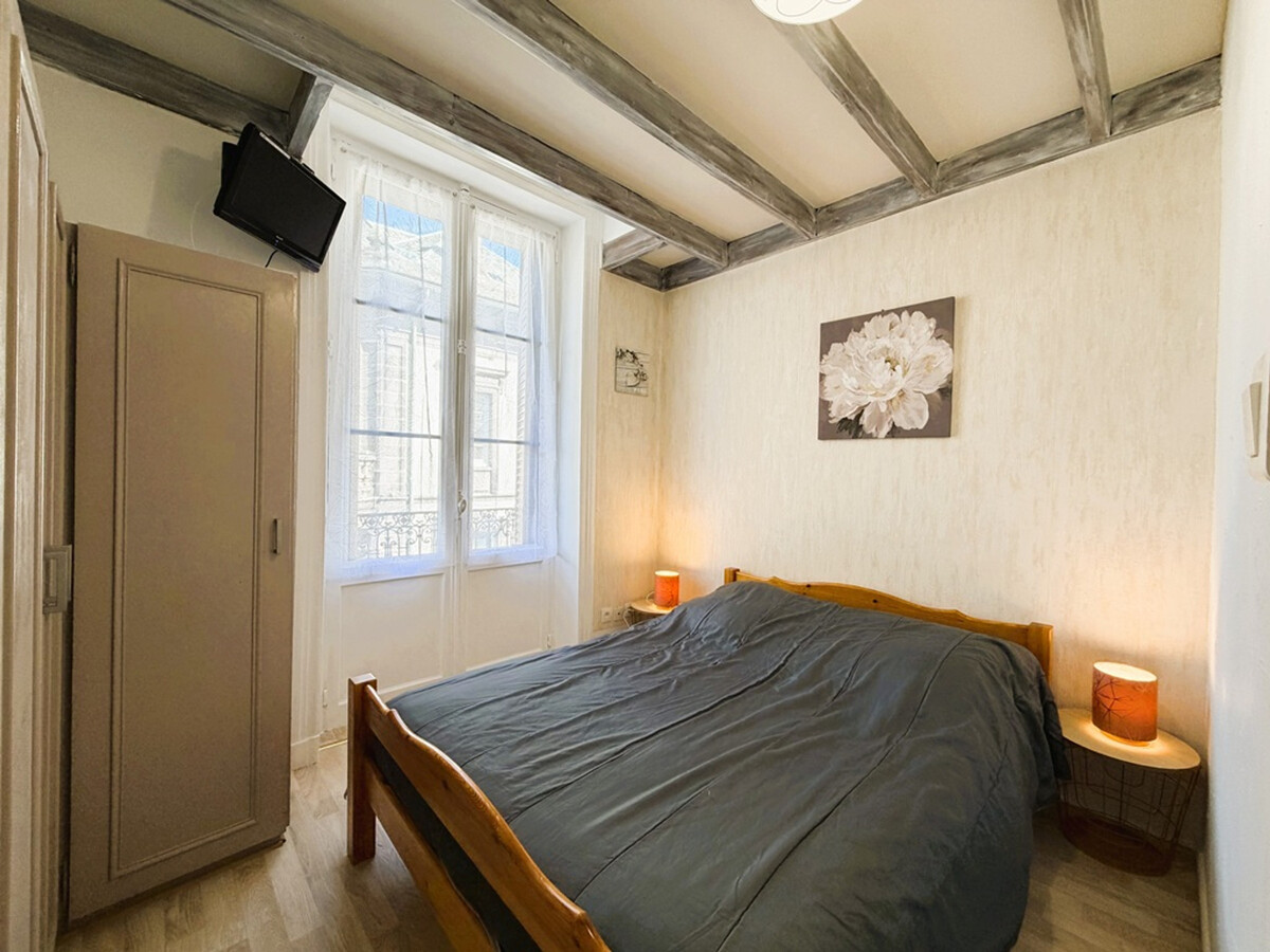 T2 hyper centre Mont-Dore, balcon, canapé convertible - Photo 9