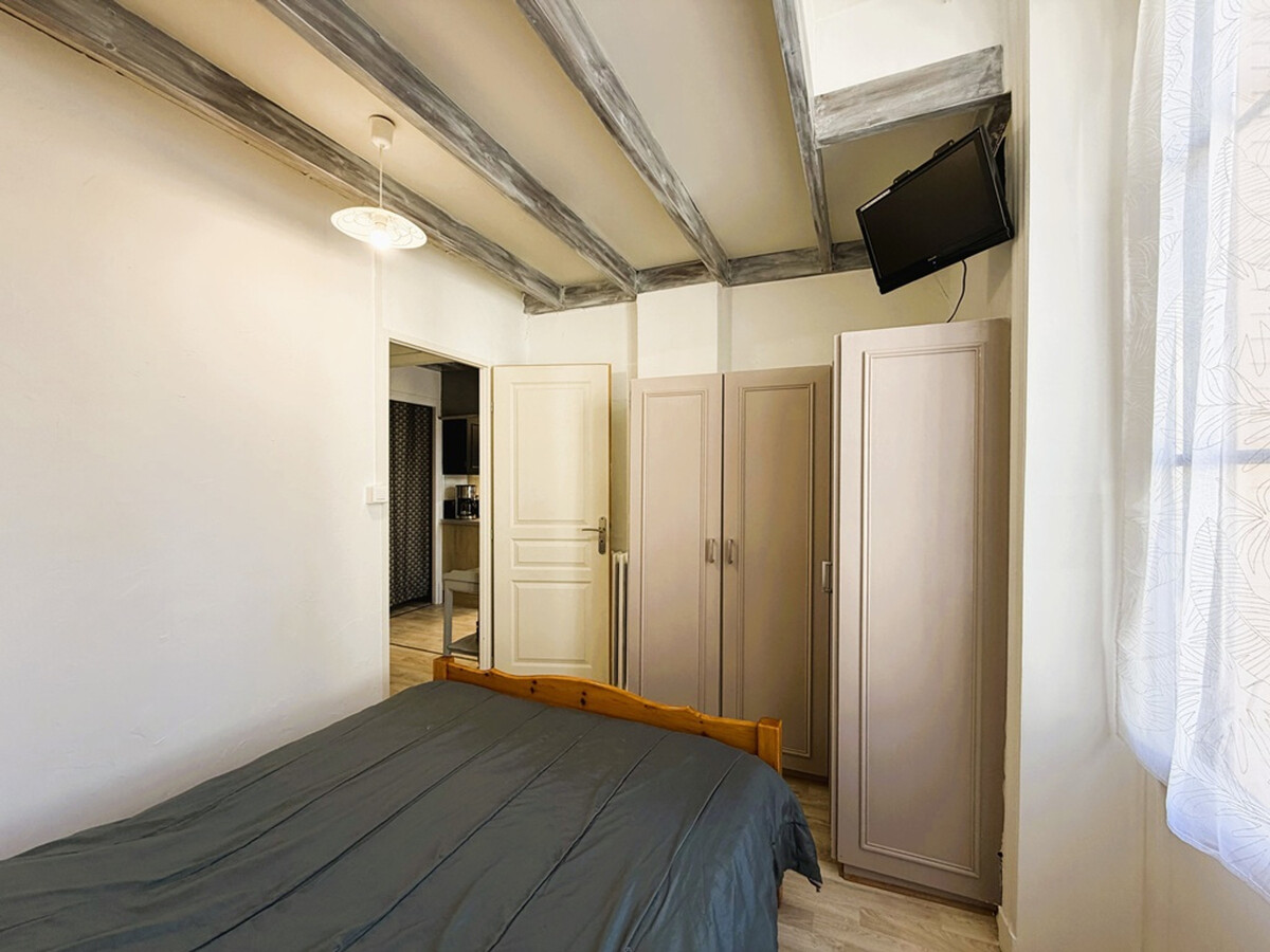 T2 hyper centre Mont-Dore, balcon, canapé convertible - Photo 10