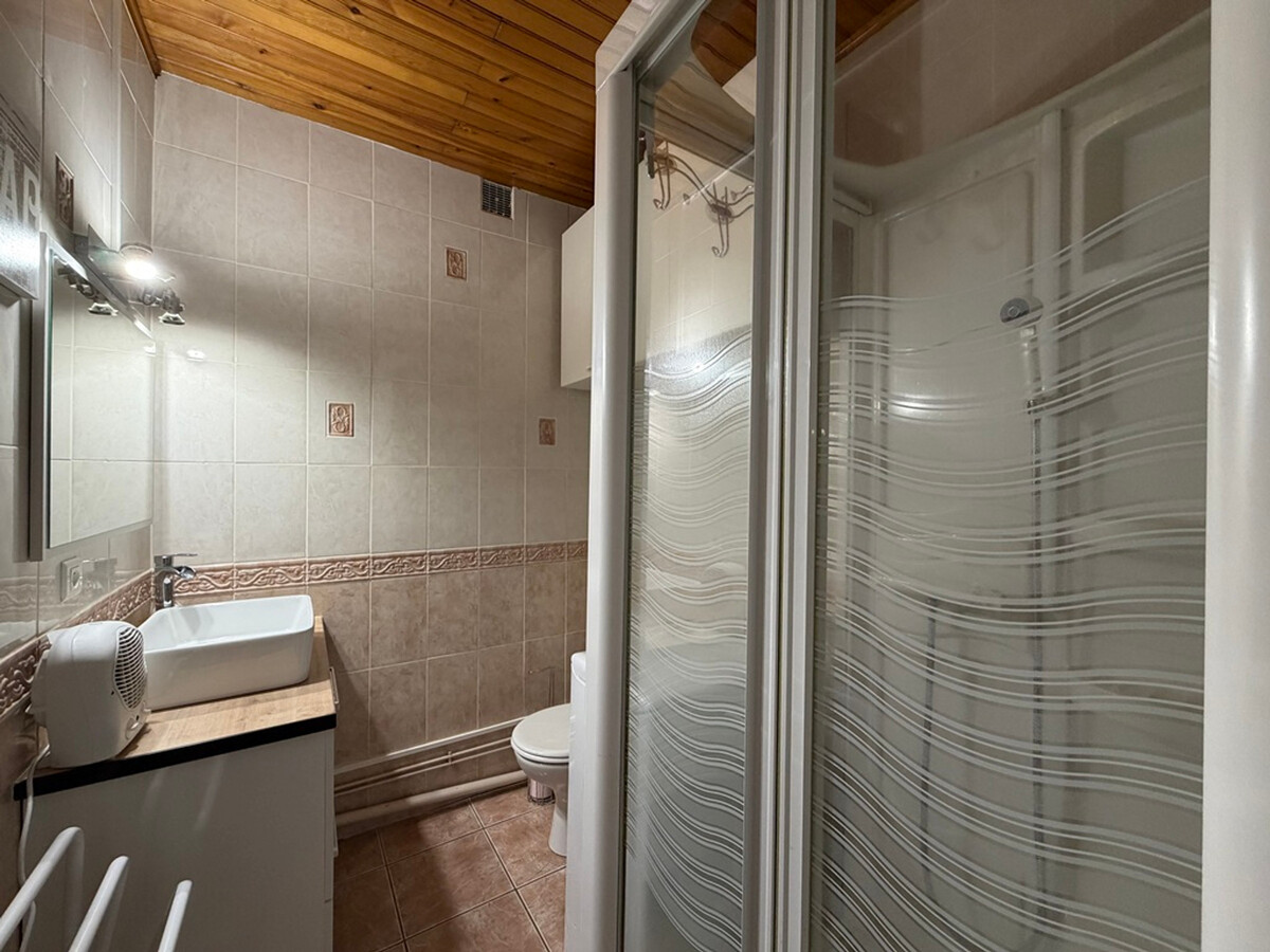 T2 hyper centre Mont-Dore, balcon, canapé convertible - Photo 12