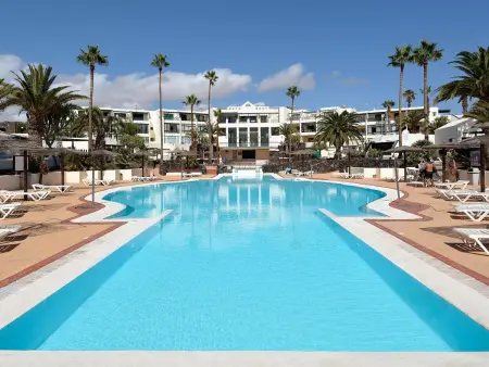 Location appartement à Costa Teguise, Suite Confort avec Piscine Partagée à Costa Teguise, proche Plage
