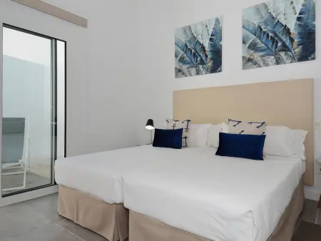 Suite Confort avec Piscine Partagée à Costa Teguise, proche Plage - Photo 1