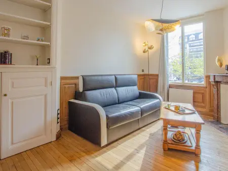Appartement Centre Troyes, Charme de l'Ancien, 1 Chambre, Canapé Convertible, Tout Confort - Photo 2